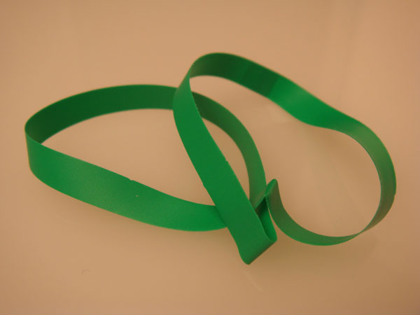 Dekorative Schleifen dehnbares Vinyl Grün 40,5cm (50 Stück) [16CVLGR]
